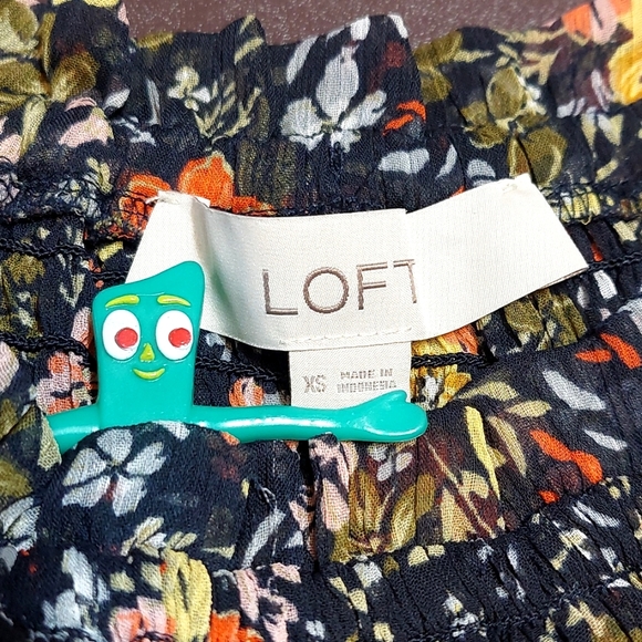 LOFT smocked-yoke floral chiffon top, size XS - Picture 3 of 6